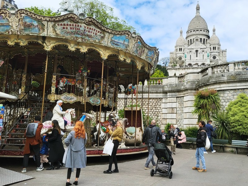 Montmartre Family Tour with Sacré-Cœur, Playground, & Carousel Stop